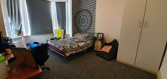 5 Bedroom House To Rent In Langdale Road, Manchester, M14
