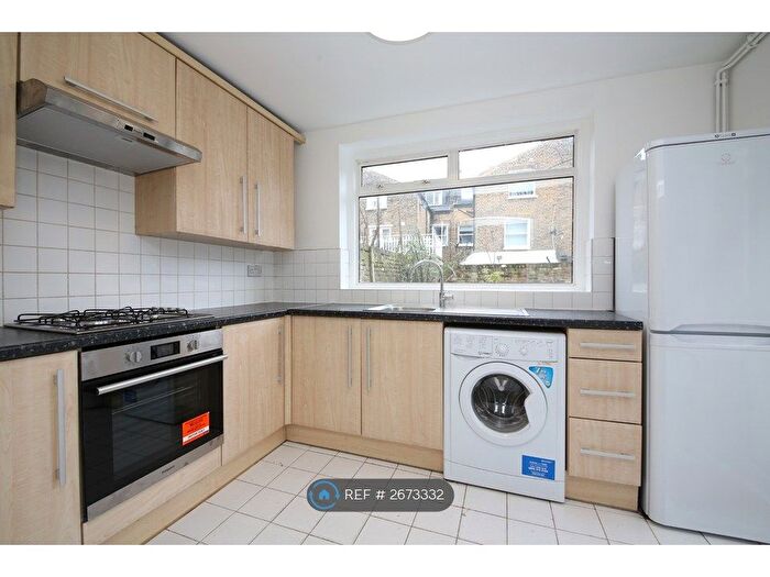 2 Bedroom Flat To Rent In Mayflower Road, London, SW9