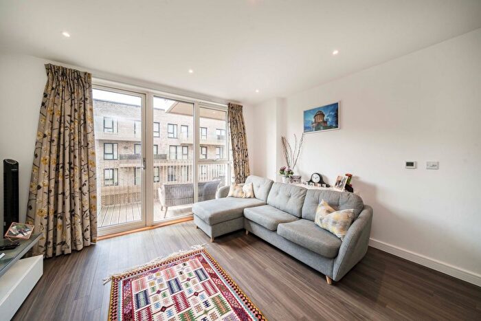 1 Bedroom Flat For Sale In Bollo Bridge Road, London, W3