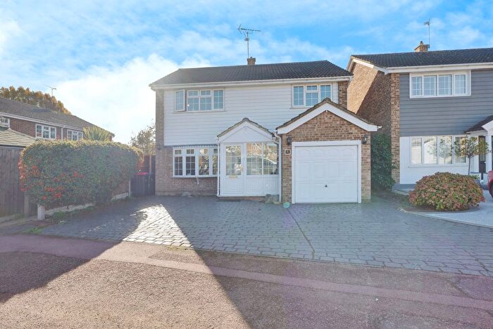 3 Bedroom Detached House For Sale In Mcdivitt Walk, Leigh-On-Sea, SS9