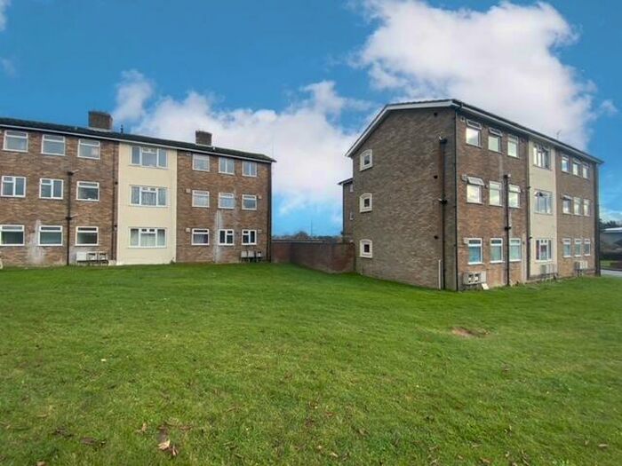 Apartment To Rent In Stag Hill, Basingstoke, RG22