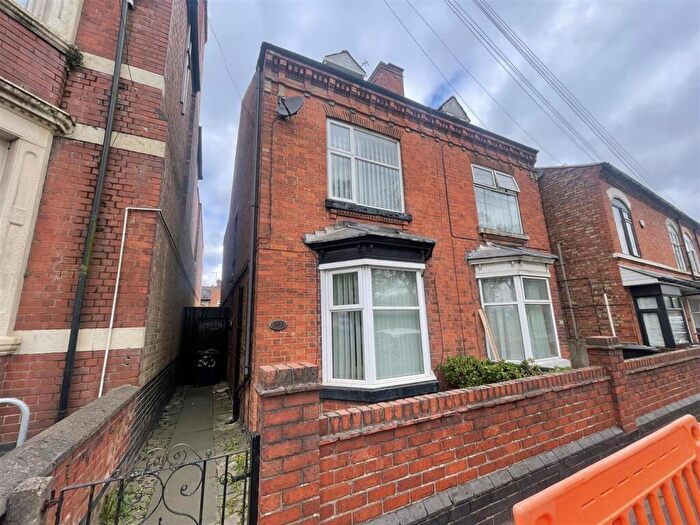 3 Bedroom Semi-Detached House For Sale In Saffron Lane, Leicester, LE2