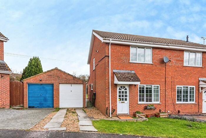 2 Bedroom Semi Detached House For Sale In Wynndale Close, Swindon, SN3