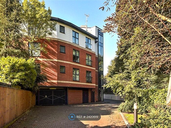 2 Bedroom Flat To Rent In Caravan Lane, Rickmansworth, WD3