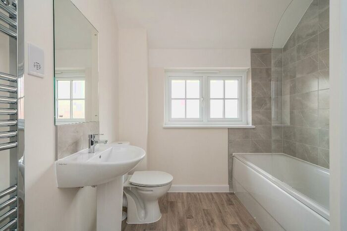 3 Bedroom Terraced House For Sale In Leestone Park, Bolton Lane, Leighton Buzzard, LU7