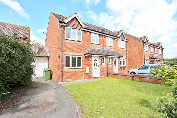 3 Bedroom Semi Detached House To Rent In Sussex Road, Erith, Kent, DA8