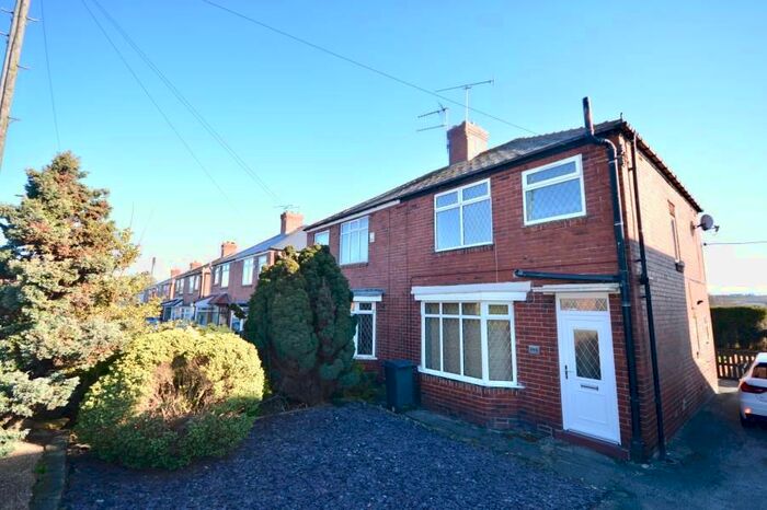 3 Bedroom Semi-Detached House To Rent In The Common, Ecclesfield, Sheffield, S35