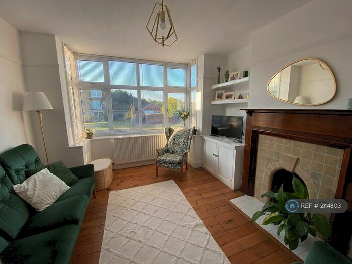 3 Bedroom Terraced House To Rent In Stevenage Road, Hitchin, SG4