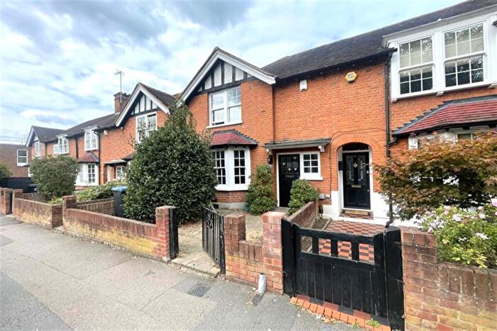 2 Bedroom End Of Terrace House To Rent In Kings Green, Loughton, IG10