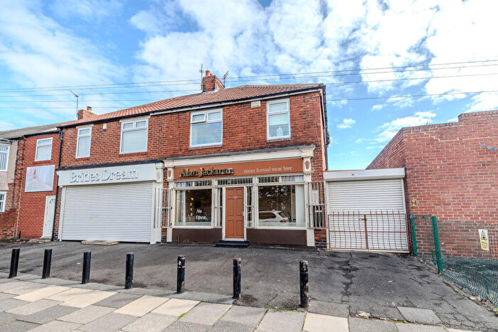3 Bedroom Semi Detached House For Sale In Coutts Road, Walkergate, Newcastle Upon Tyne, NE6