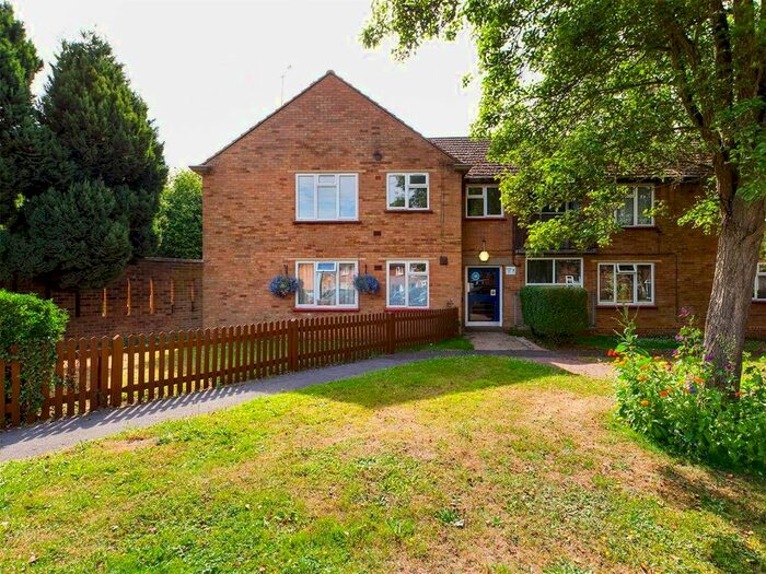 2 Bedroom Flat To Rent In Shepherds Close, Hurley, Maidenhead, SL6