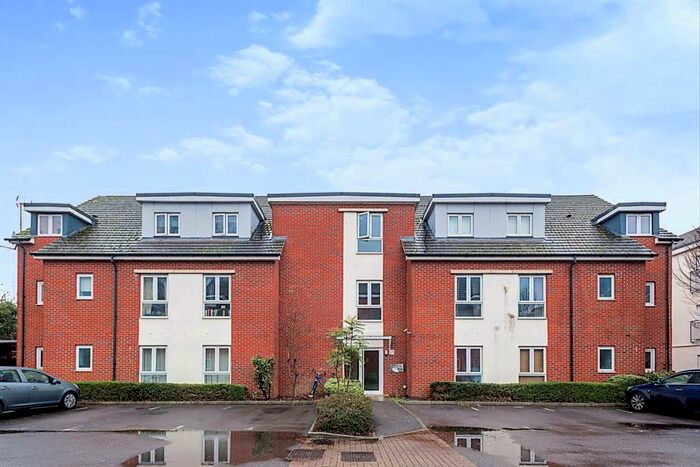 2 Bedroom Apartment For Sale In Egrove Close, Oxford, OX1