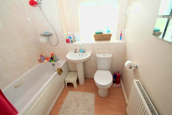2 Bedroom Flat To Rent In Premier Way, Kemsley, Sittingbourne, ME10