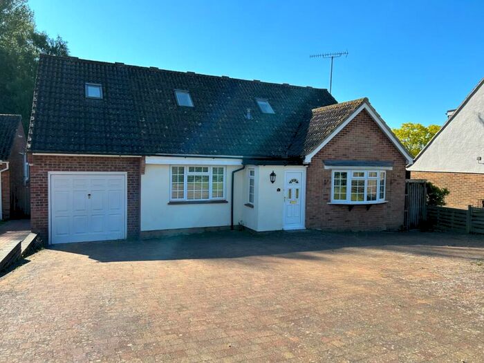 3 Bedroom Detached House For Sale In Ashlong Grove, Halstead, CO9