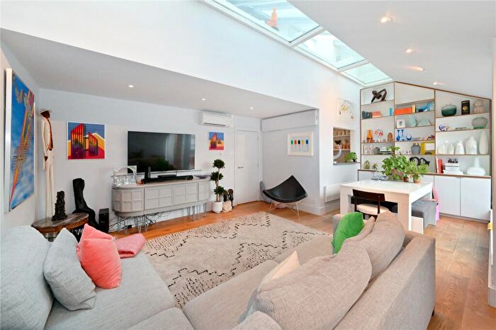 3 Bedroom Apartment To Rent In Gloucester Avenue, Primrose Hill, London, NW1