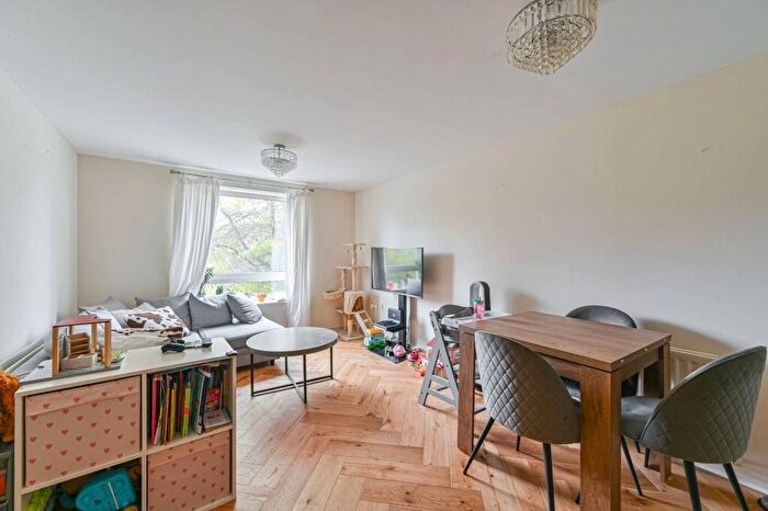 1 Bedroom Flat To Rent In Argyll Road, Woolwich, London, SE18