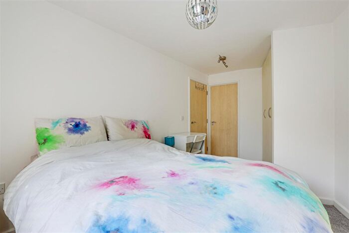 2 Bedroom Flat For Sale In Dukes Court, Portland Road, Hucknall, Nottinghamshire, NG15
