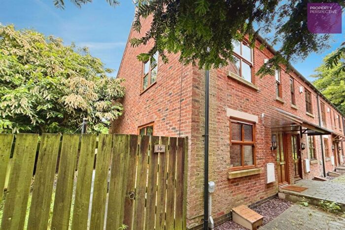 2 Bedroom End Of Terrace House For Sale In Keldgate Close, HU17