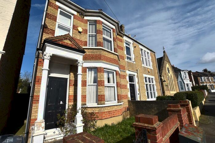 4 Bedroom Semi-Detached House To Rent In Westbrook Road Thornton Heath, CR7