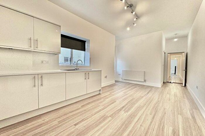 2 Bedroom Flat To Rent In Angerstein Road, Portsmouth, PO2