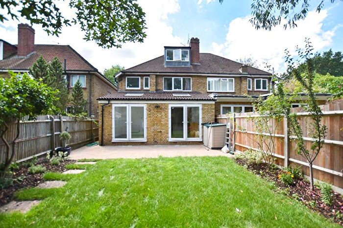 2 Bedroom Flat To Rent In Dukes Avenue, Kingston Upon Thames, KT2