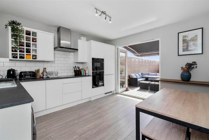 3 Bedroom Town House To Rent In North Road, London, SW19