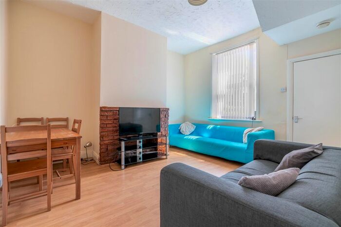 4 Bedroom Terraced House To Rent In Cardigan Terrace, Heaton, Newcastle Upon Tyne NE6