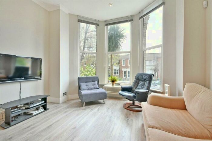 2 Bedroom Flat To Rent In Garlinge Road, Kilburn, NW2