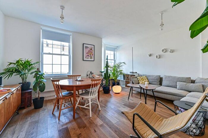 3 Bedroom Flat For Sale In Prince Of Wales Road, Kentish Town, London, NW5