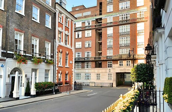 2 Bedroom Flat To Rent In Hertford Street, Mayfair, London, W1J