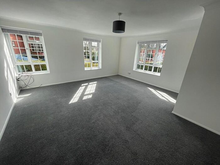 2 Bedroom Apartment To Rent In Tudor Court, Cavendish Place, BH1