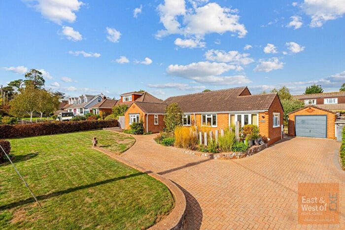 4 Bedroom Detached Bungalow For Sale In Lympstone, EX8
