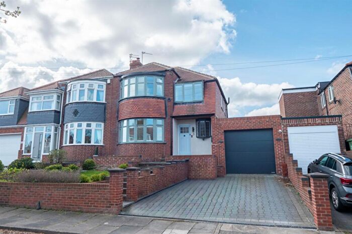 3 Bedroom Semi-Detached House For Sale In Leominster Road, Tunstall, Sunderland, SR2