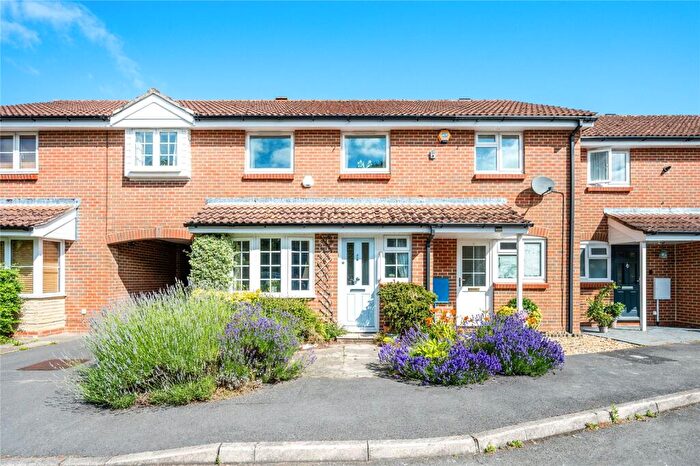 4 Bedroom Semi-Detached House For Sale In Oakwood Close, Midhurst, West Sussex, GU29