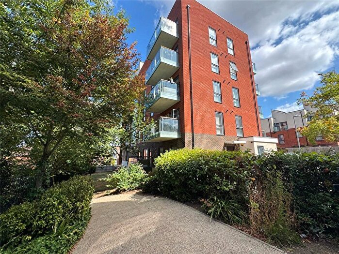 2 Bedroom Flat For Sale In Ridge Place, St Mary Cray, Kent, BR5