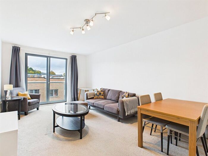 2 Bedroom Apartment To Rent In Philip Terrace, Edinburgh, Midlothian, EH16