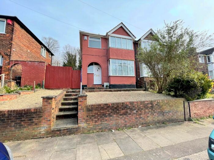 3 Bedroom House To Rent In Pomfret Avenue, Luton, LU2