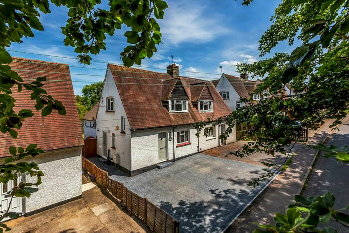 3 Bedroom Semi-Detached House For Sale In Bower Lane, Eynsford, Dartford, DA4