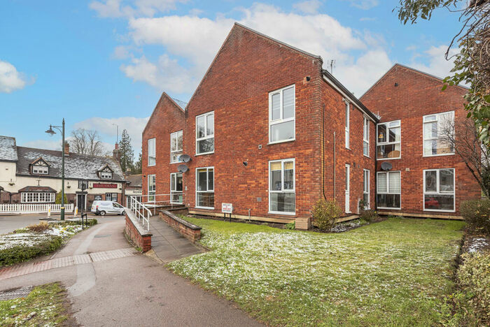 3 Bedroom Maisonette To Rent In High Street, Wheathampstead, St. Albans, Hertfordshire, AL4