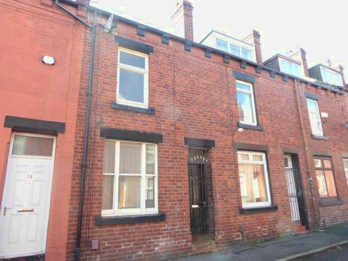 2 Bedroom Property To Rent In Victoria Grove, East End Park, LS9