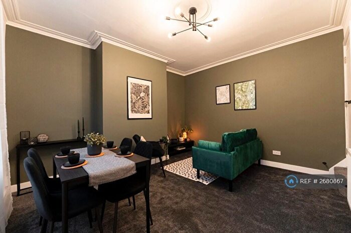 2 Bedroom Terraced House To Rent In Harold View, Leeds, LS6