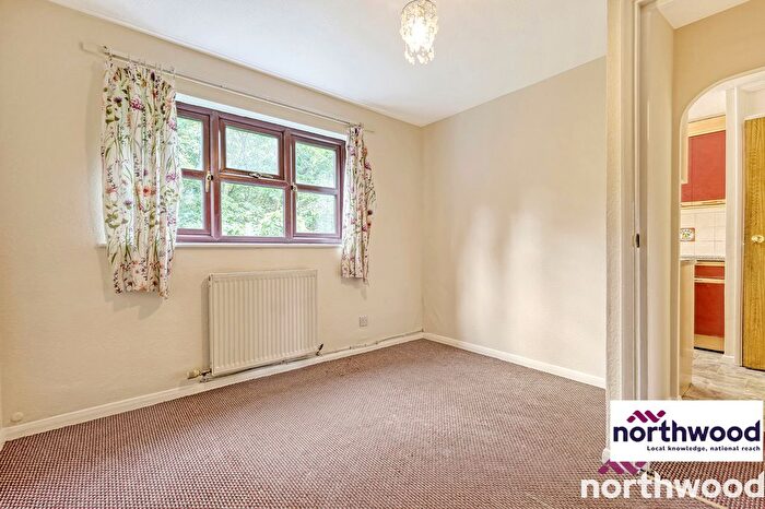 1 Bedroom Flat To Rent In Bounderby Grove, Chelmsford, CM1