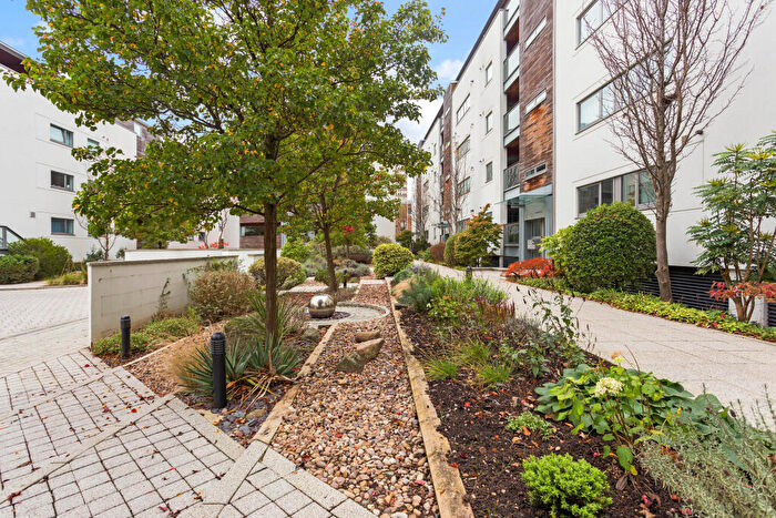 2 Bedroom Flat For Sale In Montpellier Grove, Cheltenham, GL50