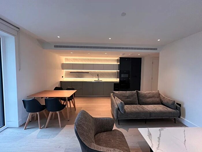 2 Bedroom Flat To Rent In Fountain Park Way, London, W12