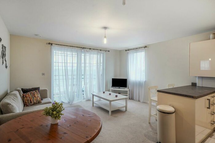 2 Bedroom Apartment For Sale In Whitehorse Road, Croydon, CR0