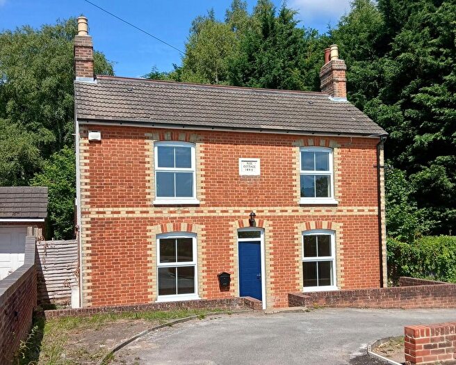 2 Bedroom Detached House To Rent In Prospect Road, Farnborough, GU14