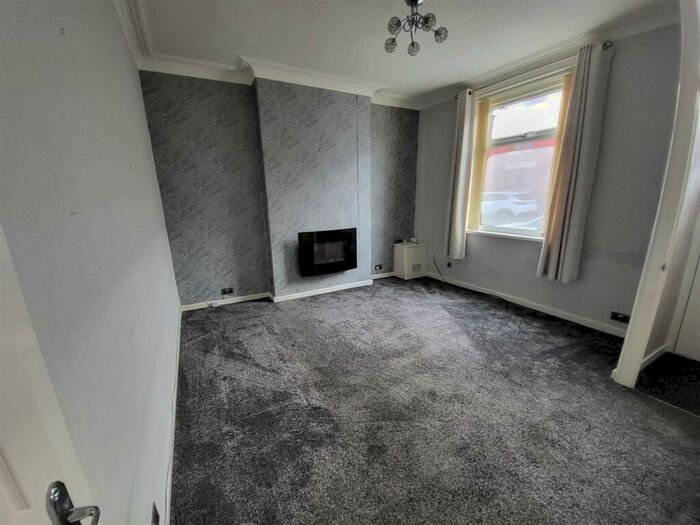 2 Bedroom House To Rent In Smallshaw Lane, Ashton-Under-Lyne, Greater Manchester, OL6