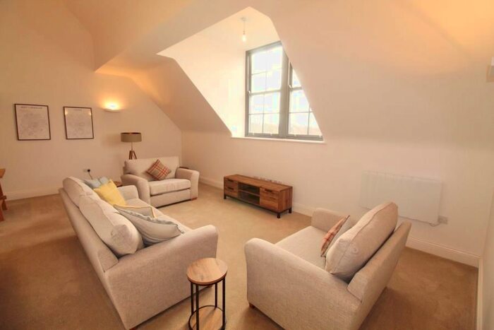 2 Bedroom Flat To Rent In The Old School House, Victoria Gardens LS6