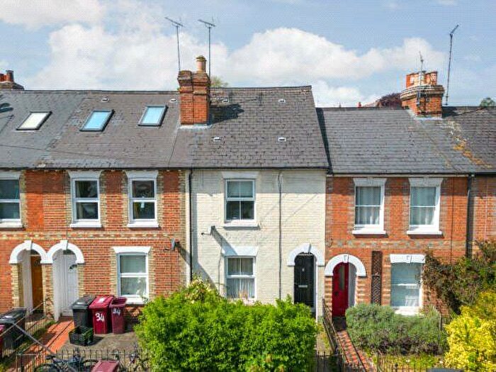 3 Bedroom Terraced House To Rent In Donnington Gardens, Reading, Berkshire, RG1