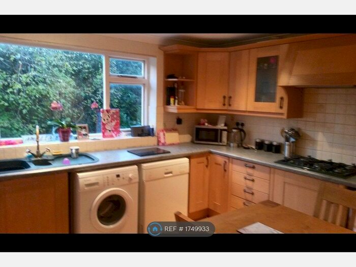 3 Bedroom Terraced House To Rent In Wren Close, Heathfield, TN21
